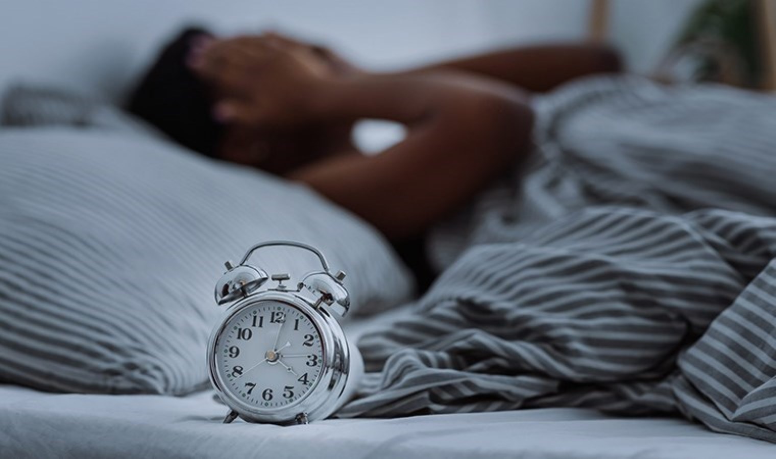 Uzmanlar uyarıyor: Uykudan uyanınca yapmamanız gereken en büyük hata!