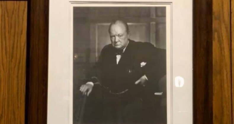 Winston Churchill’in Kanada’da çalınan orijinal fotoğrafı İtalya’da bulundu