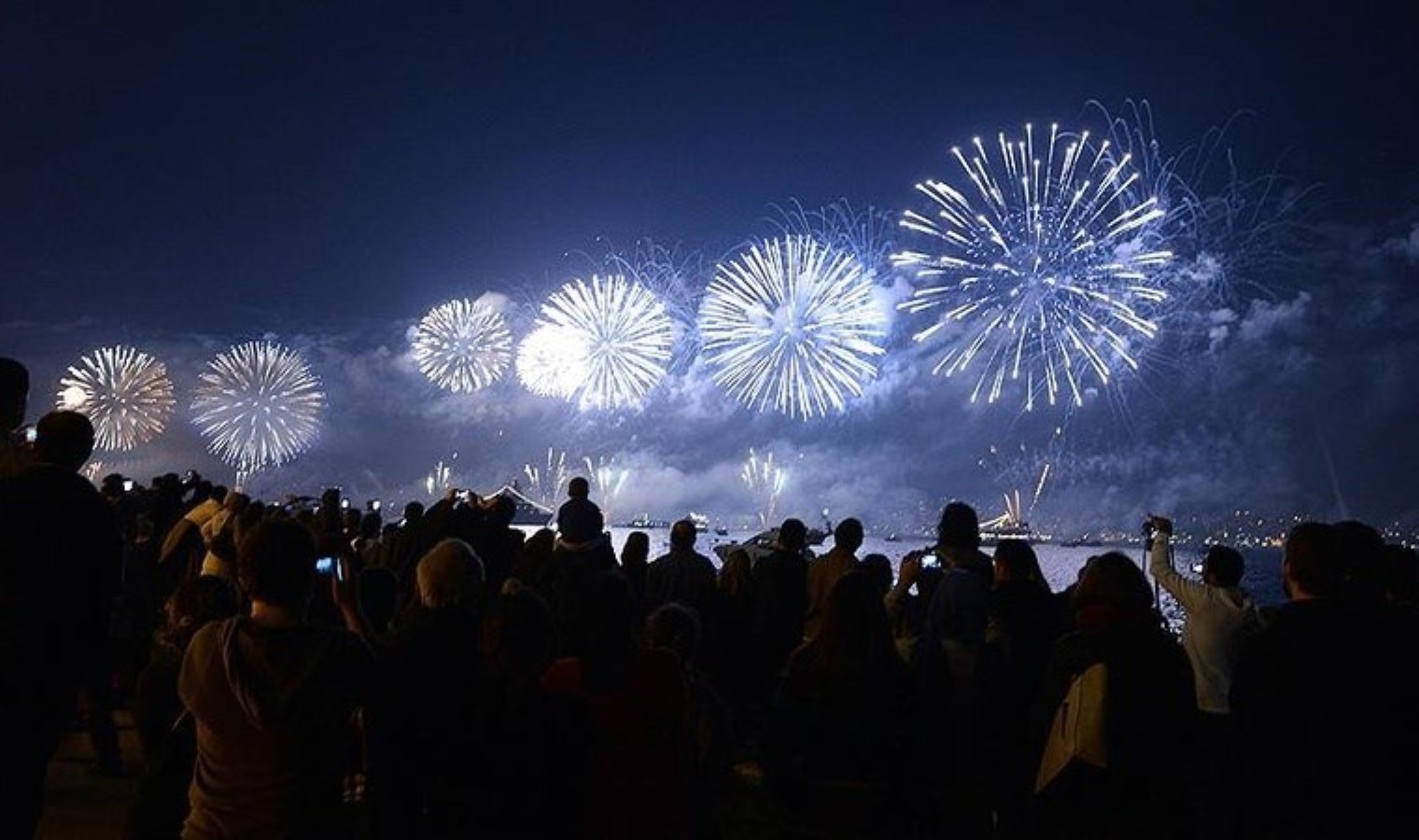 Yeni Delhi’de havai fişek yasaklandı