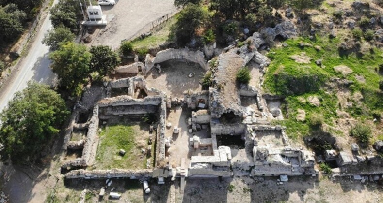 2 bin 400 yıllık Alexandria Troas Antik Kenti’nde 2 bin yıllık temiz su iletim hattı bulundu