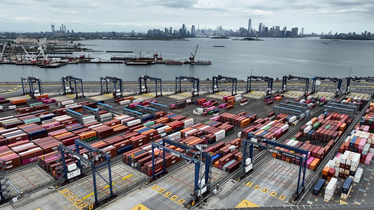 ABD’de liman işçileri 47 yıl sonra ilk kez greve gitti