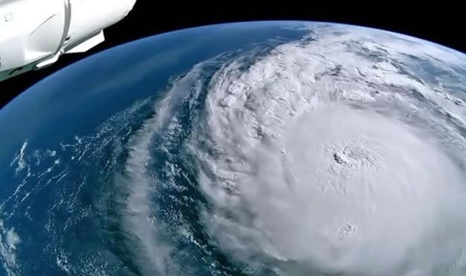 ABD’yi ‘yüzyılın kasırgası’ vurdu: 2,6 milyon kişiyi elektriksiz bıraktı!