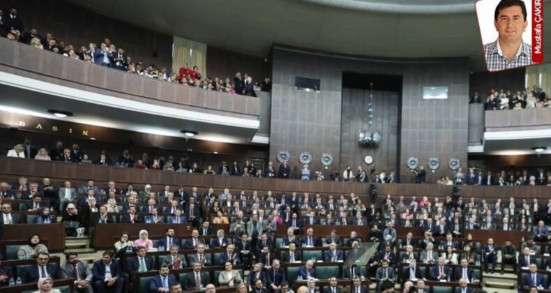 AKP milletvekillerini bile ayağa kaldıran kredi kartına vergi torbadan çıktı