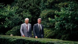 Alman tarihçi ortaya çıkardı: Yeltsin’in, Clinton’dan talebi ne oldu?