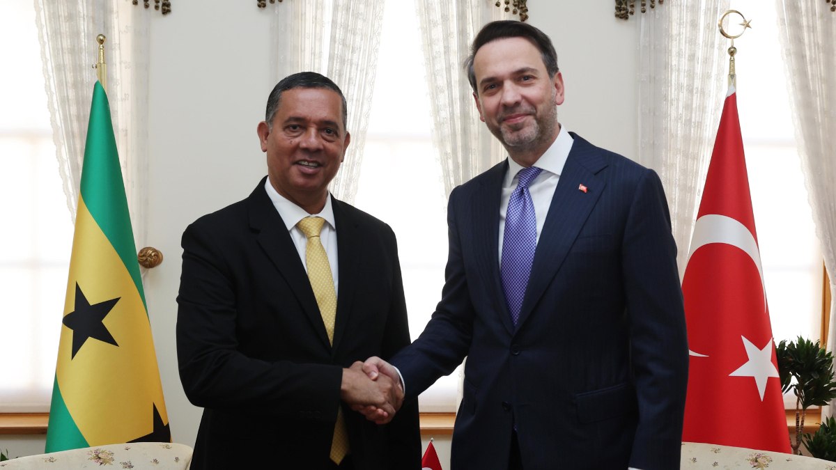 Alparslan Bayraktar: Kıtalar arası enerji çalışmalar genişletiliyor