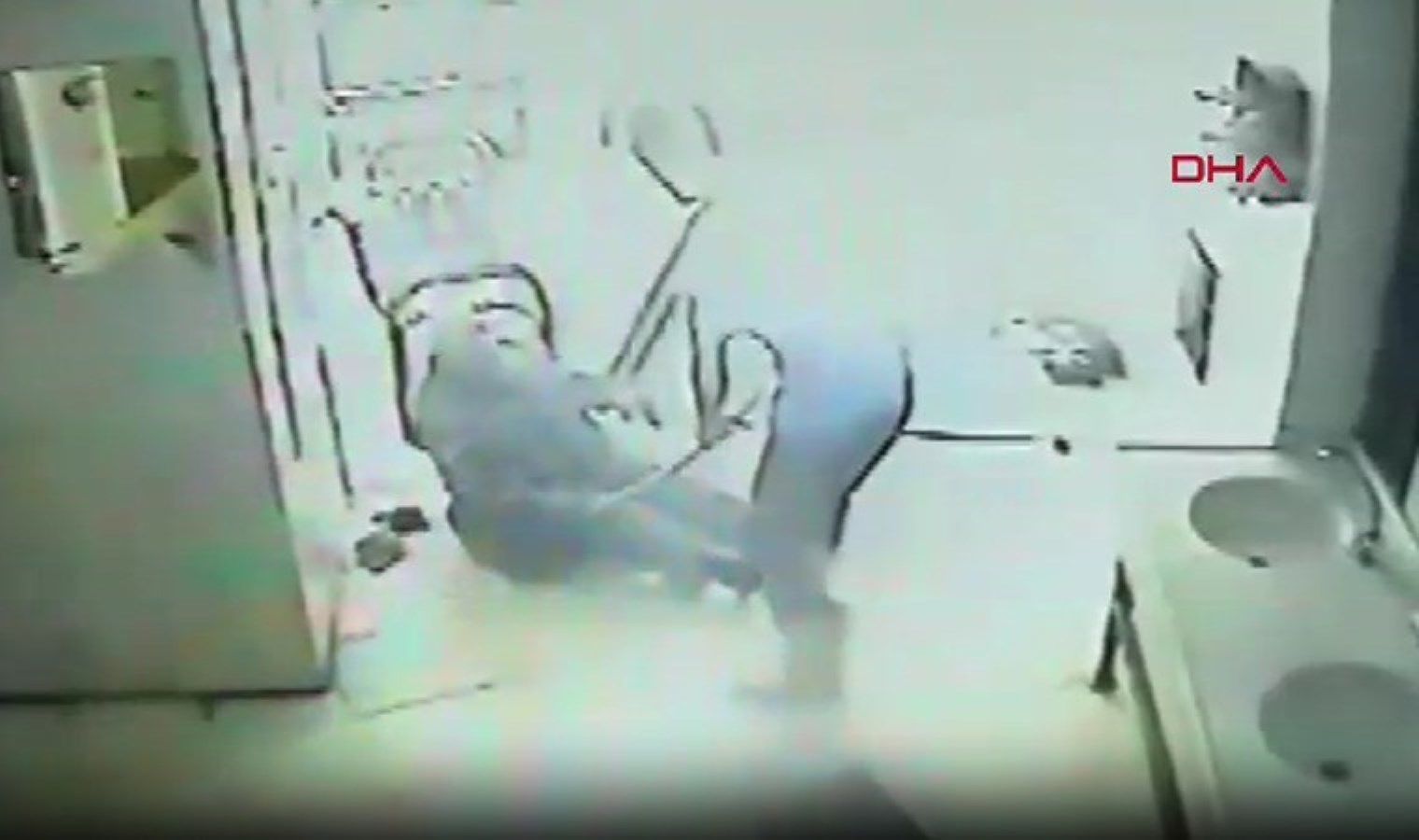 Ankara’da pes dedirten olay! Caminin gönüllü temizlikçisini sopayla darbetti: Kulağı parçalandı, kafatası kırıldı…