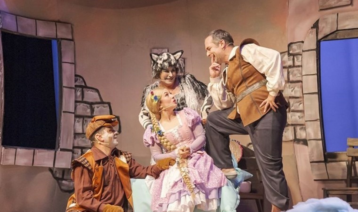 Antalya Devlet Opera ve Balesi çocuk operası ‘Rapunzel’i sahnelendi