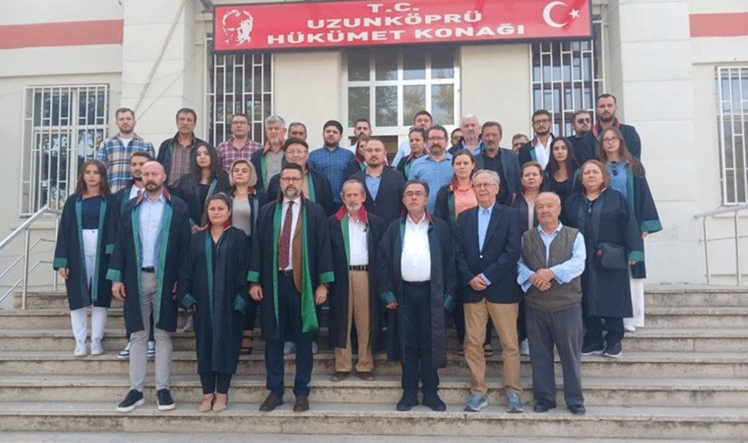 Avukata bıçakla saldırdı, zorla ‘borcu yoktur’ yazısı aldı