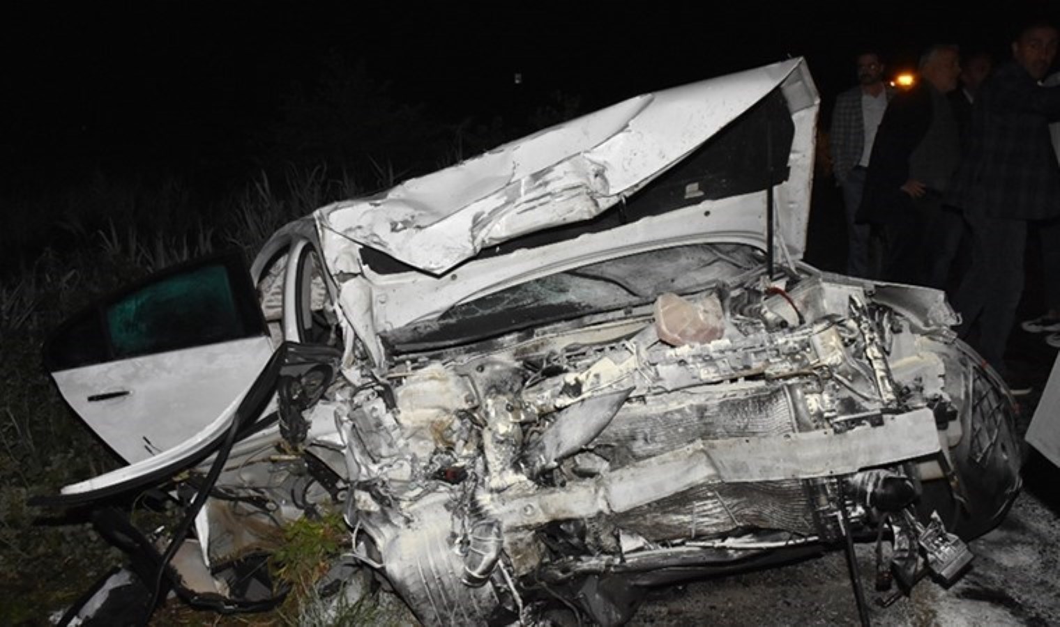 Aydın’da 2 otomobil çarpıştı: 3 kişi yaralandı