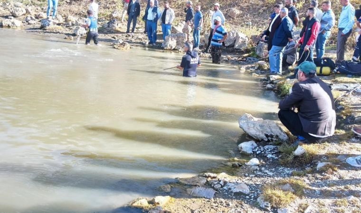 Baba ile oğlu girdikleri kaplıca suyunda boğuldu
