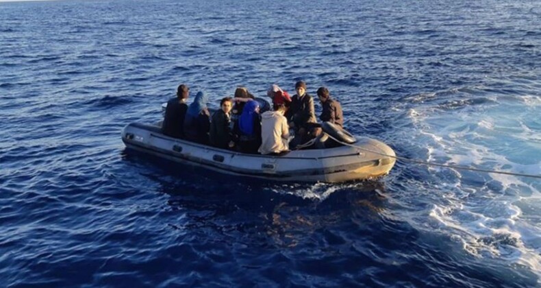 Bodrum açıklarında 60 düzensiz göçmen yakalandı