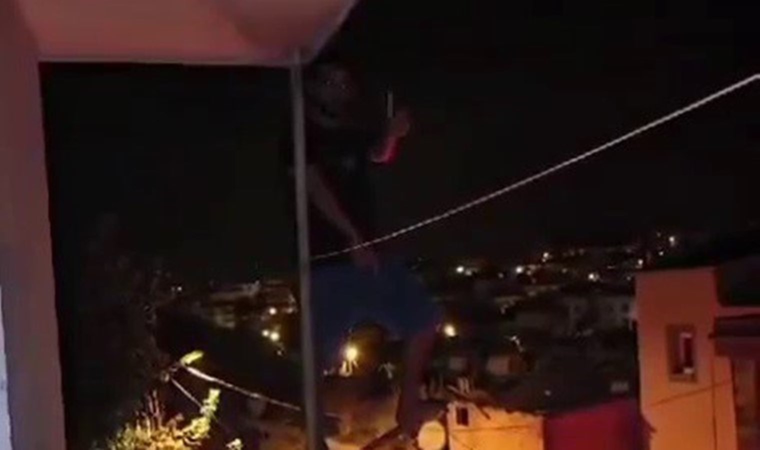 ‘Bu son sigaram’ deyip balkondan atlayarak intihar etti