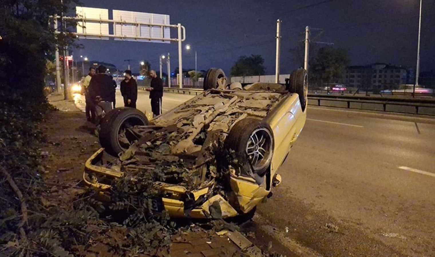 Bursa’da otomobil takla attı: 4 yaralı