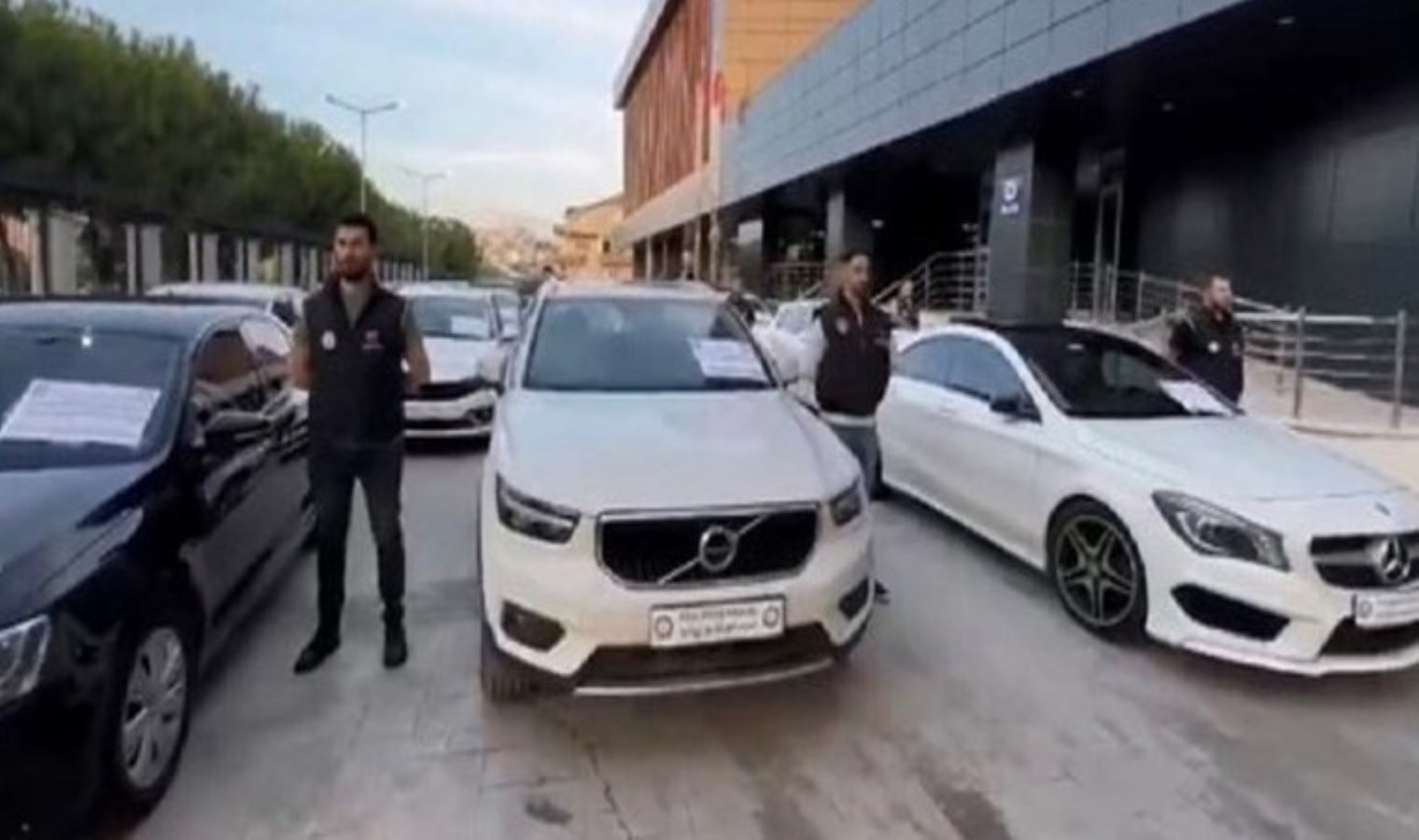 Deprem hasarlı araçları ‘change’ yapıp sattılar: 22 kişi tutuklandı