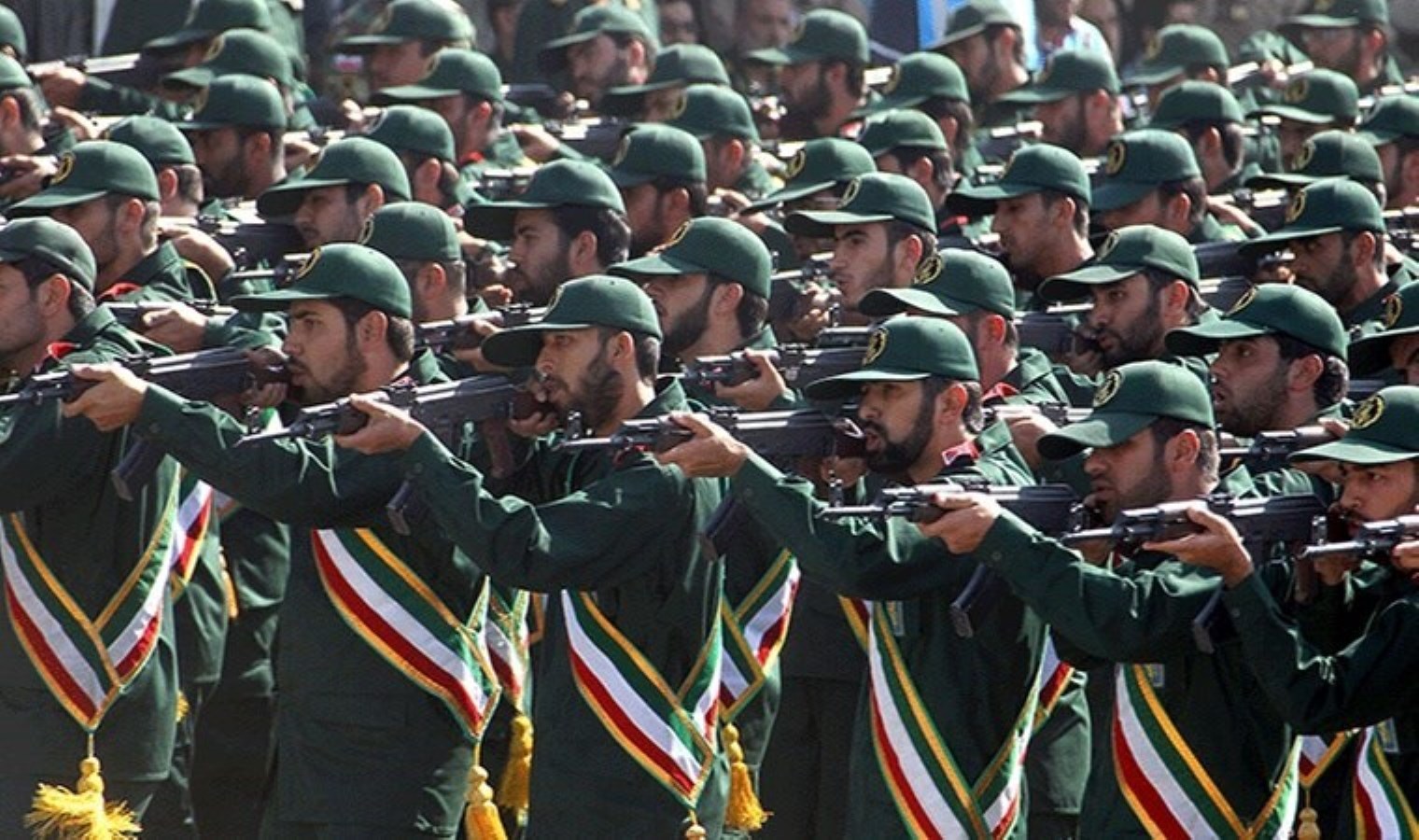 Devrim Muhafızları’ndan ABD’ye rest: ‘Savaş gemileri ve askeri üsler, menzilimizde…’