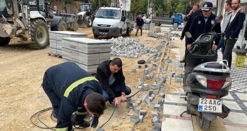 Edirne’de düzenleme yapılan caddede kablolar çalındı!