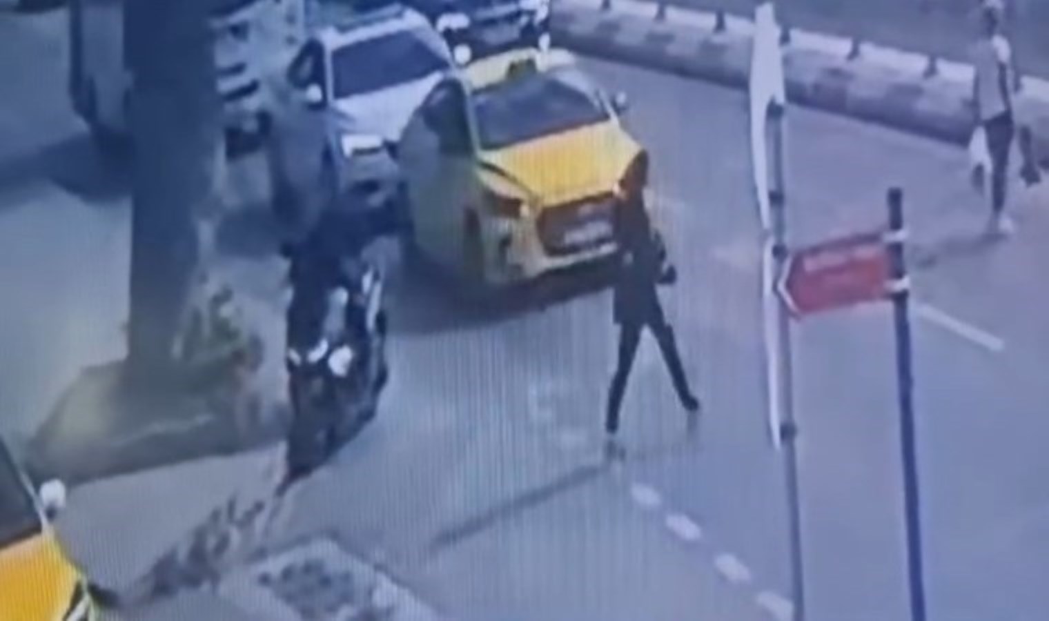 Edirne’de silahlı çatışma: Yaralı yere yığıldı!