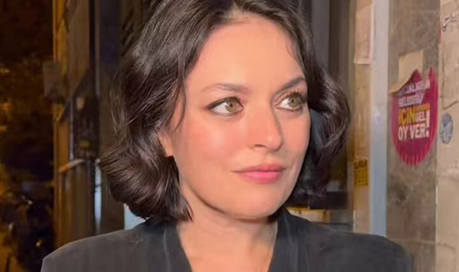 Ezgi Mola, kadın cinayetlerine sessiz kalmadı: ‘Bu vahşet suçlular ceza çektiğinde bitecek, dışarı salındıklarında değil’