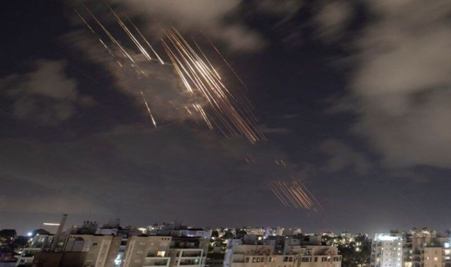 İsrail’in, ABD ile koordine edildikten sonra İran’a “güçlü karşılık” verme kararı aldığı iddiası