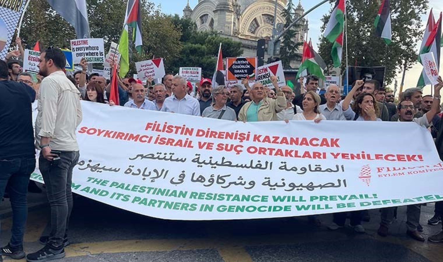 İstanbul’da Filistin’e destek yürüyüşü: ‘İsrail ile tüm ilişkileri kesin!’