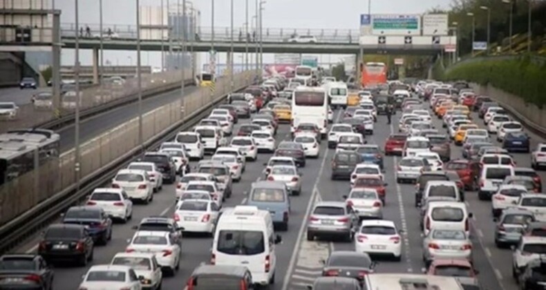 İstanbul’da haftanın ilk iş gününde trafik yoğunluğu!