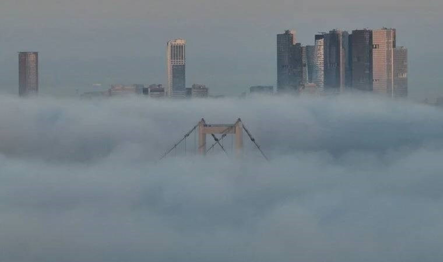 İstanbul’un bazı ilçelerinde sis etkili oldu