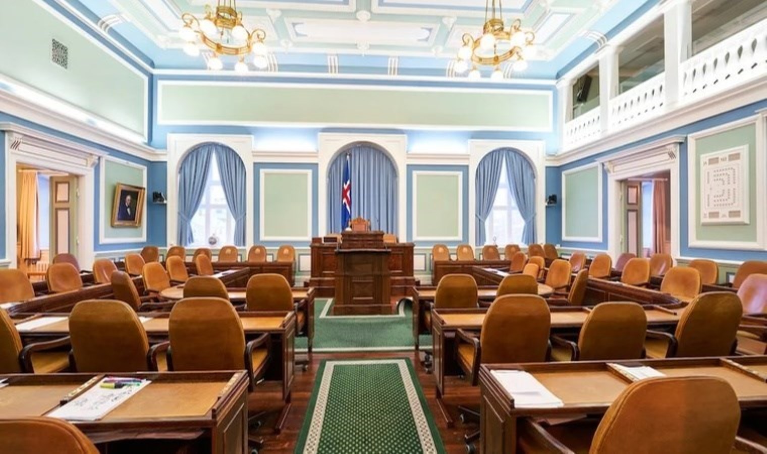 İzlanda’da parlamento feshedildi: Seçim çağrısında bulundu