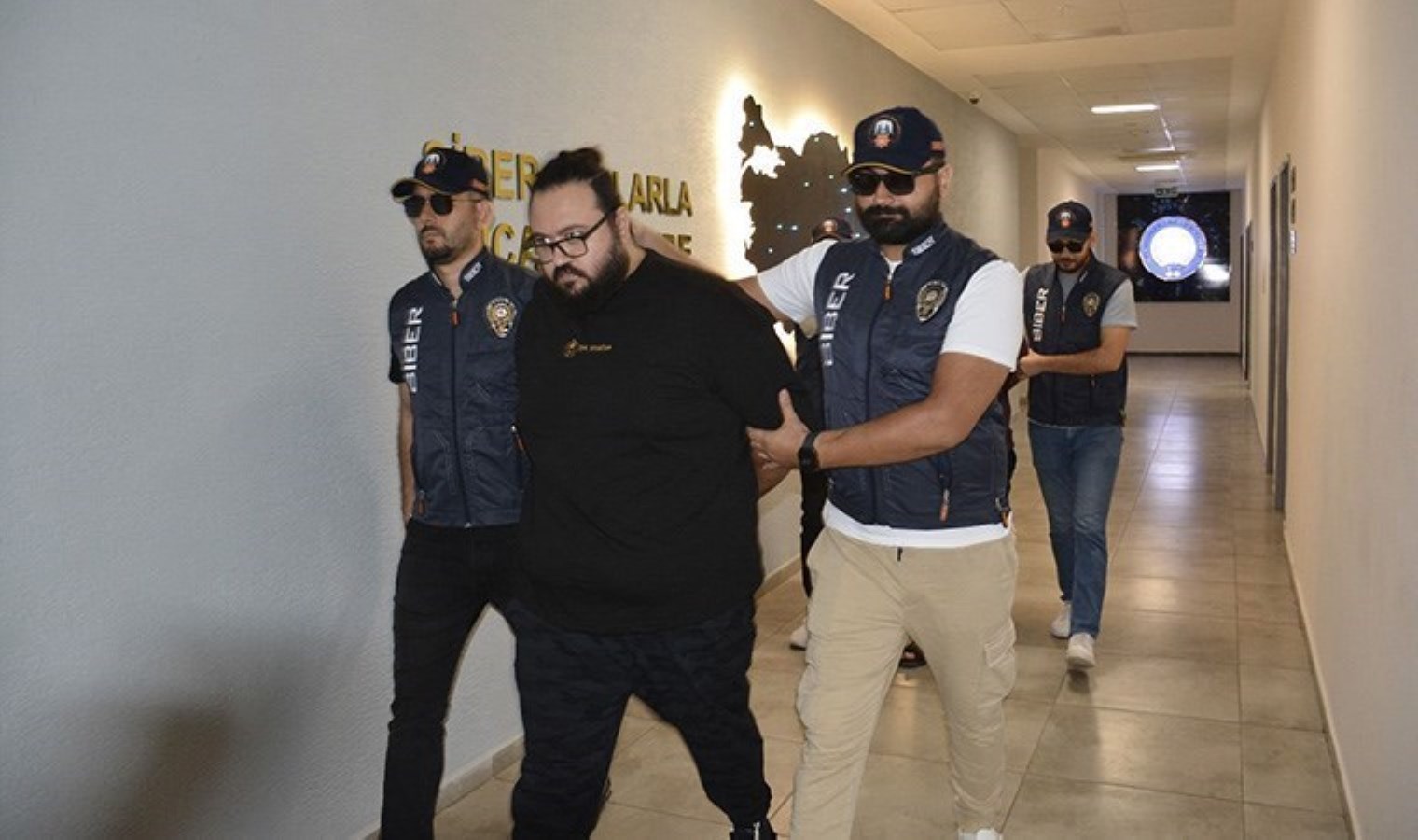 Jahrein cezaevinden seslendi: ‘Ben burada bu insanlarla ne yapıyorum?’