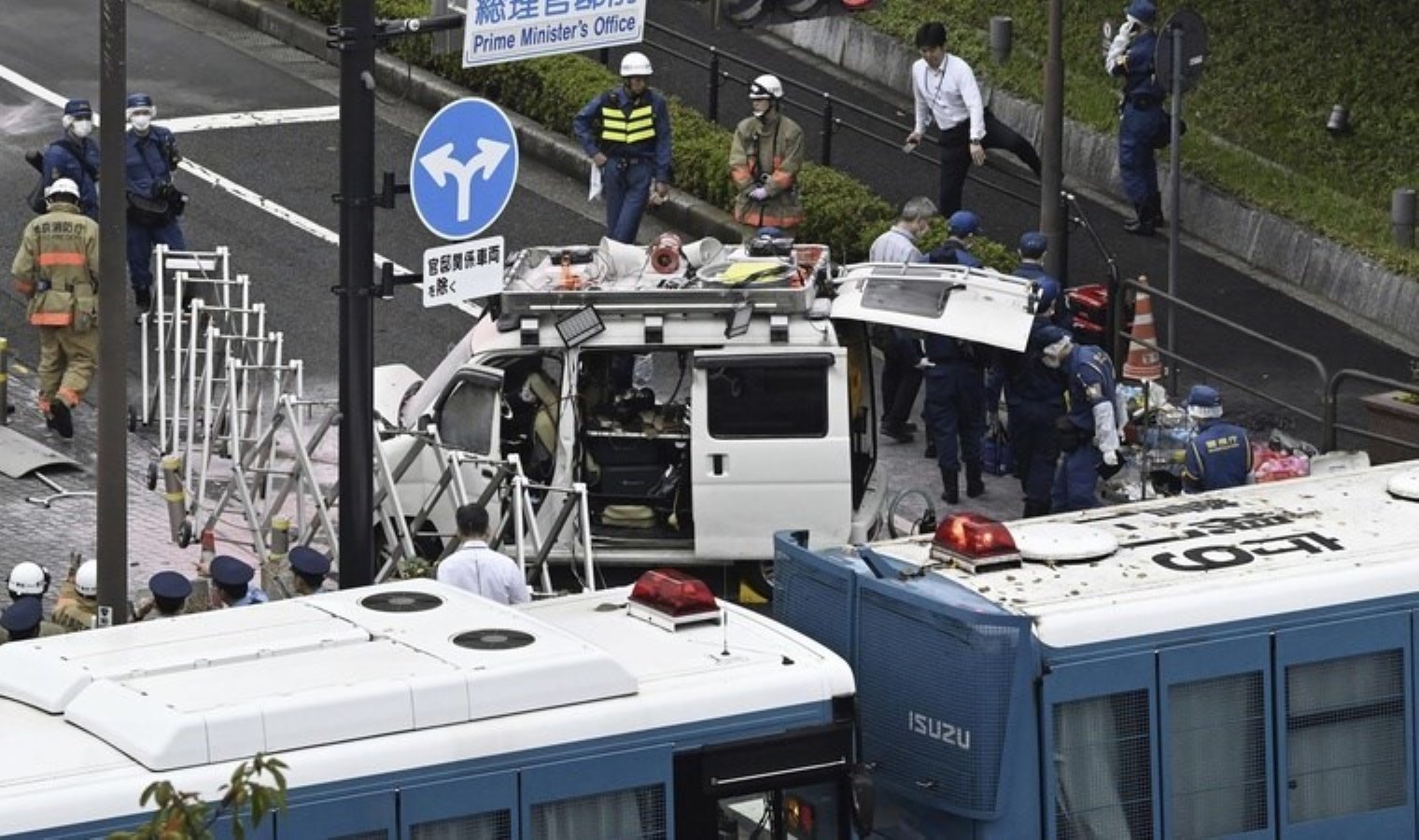Japonya’da iktidar partisi genel merkezine molotof kokteyli saldırısı