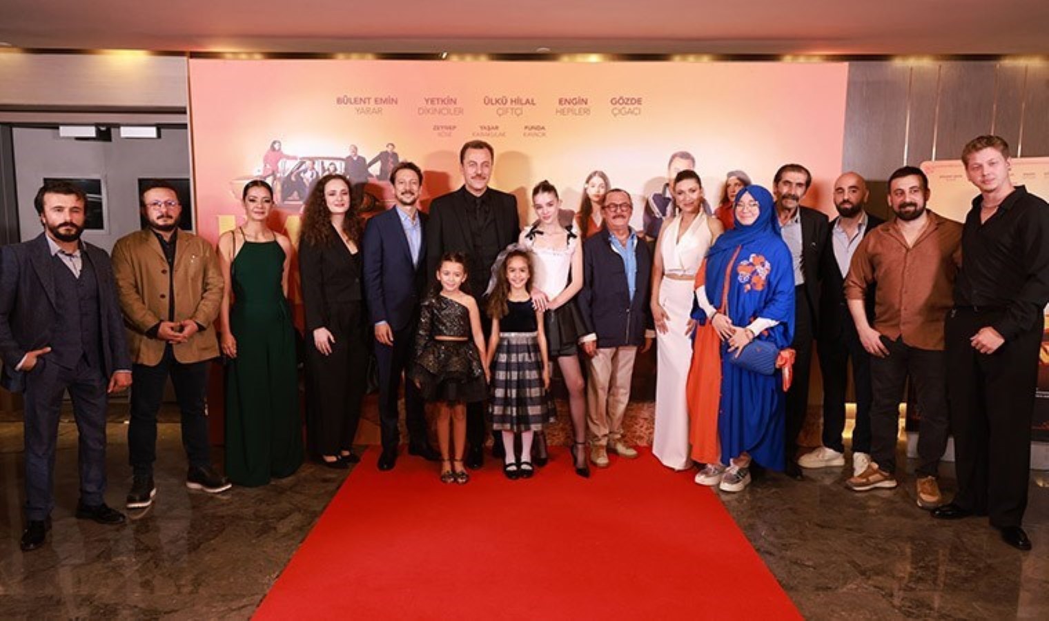 ‘Kayıp Kamyon’ filminin galası gerçekleşti: Dede-torun yolculuğu sinemaseverlerle buluşuyor