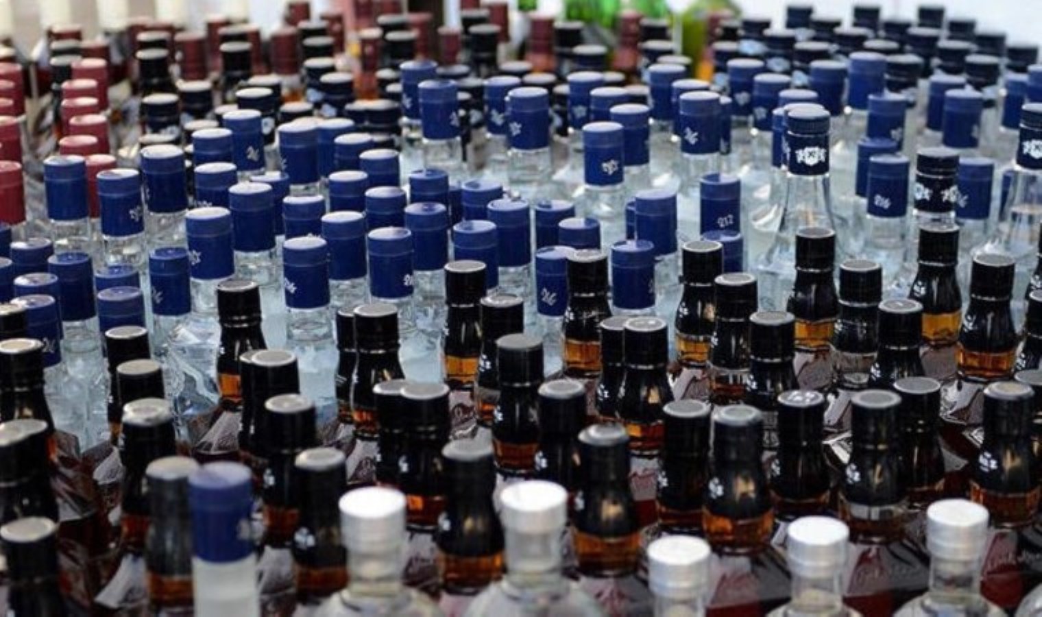 Kırklareli’nde bir depoda binlerce litrelik etil alkol ele geçirildi