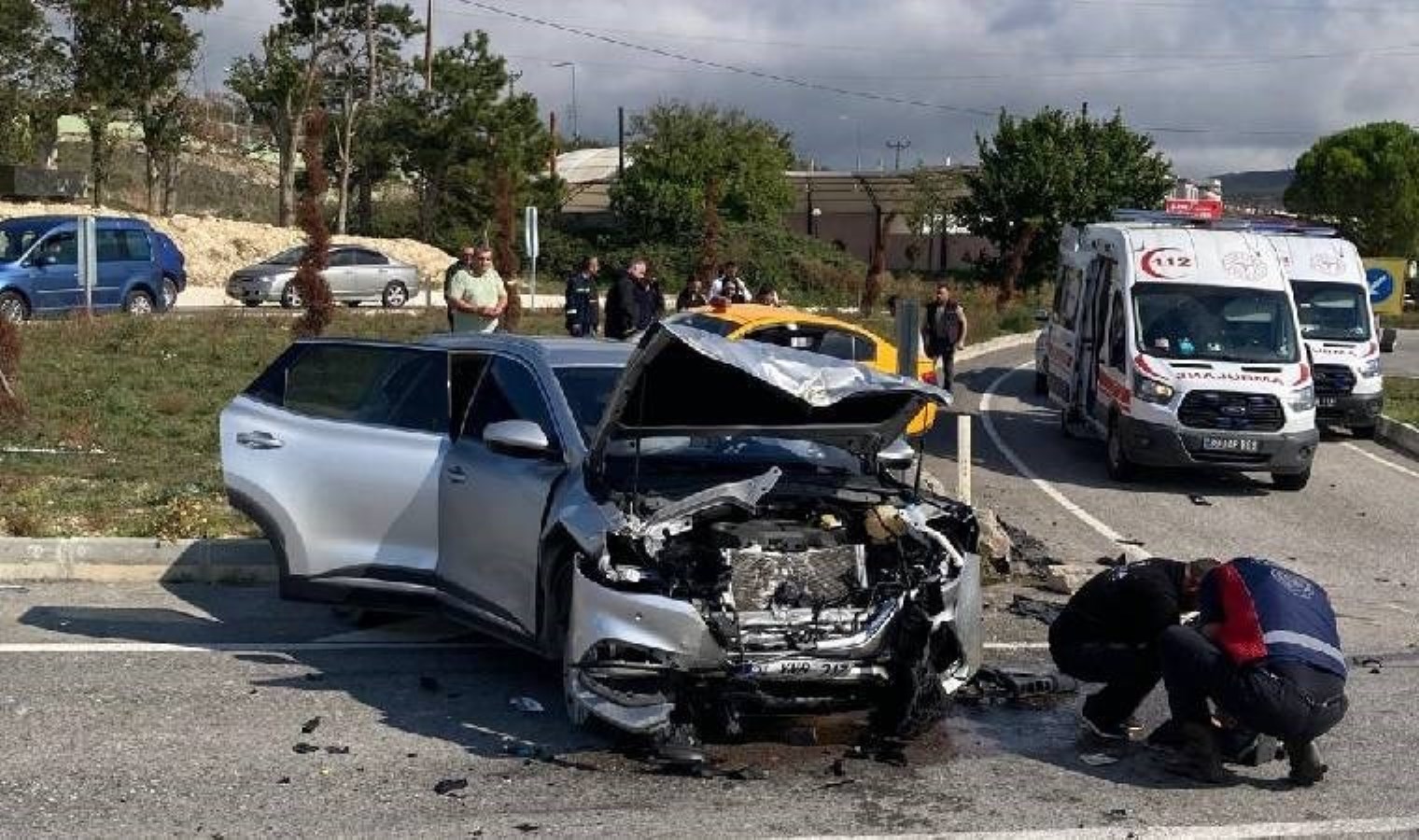 Kırklareli’nde taksi ile otomobil birbirine girdi: 4 yaralı!