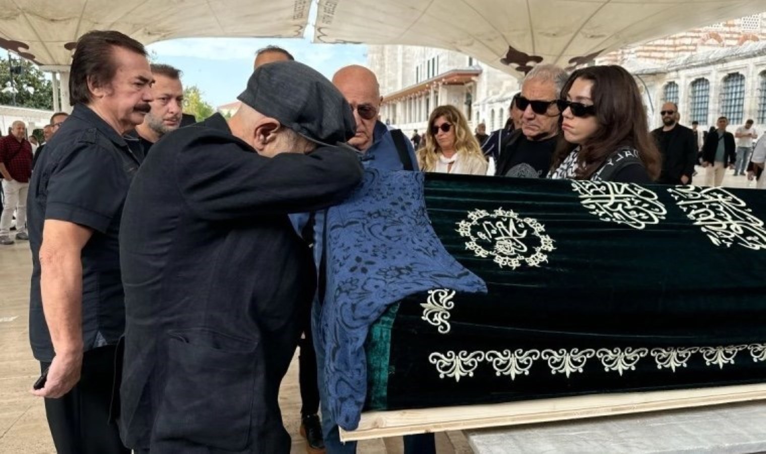 Mazhar Alanson’un kızı Eda Alanson son yolculuğuna uğurlandı