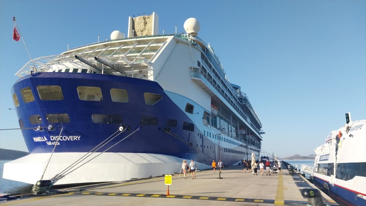 Muğla’nın Bodrum ilçesine kruvaziyerle 1.718 yolcu geldi