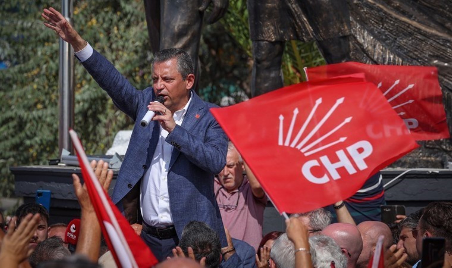 Özgür Özel’den ‘İstanbul Sözleşmesi’ çağrısı