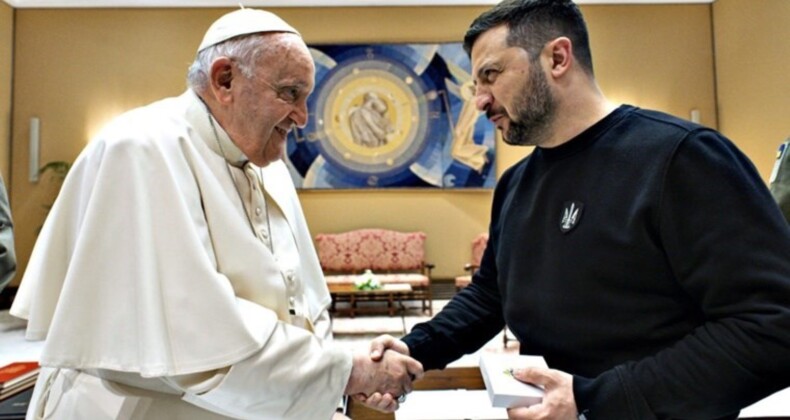 Papa Franciscus, Ukrayna Devlet Başkanı Zelenski ile görüştü