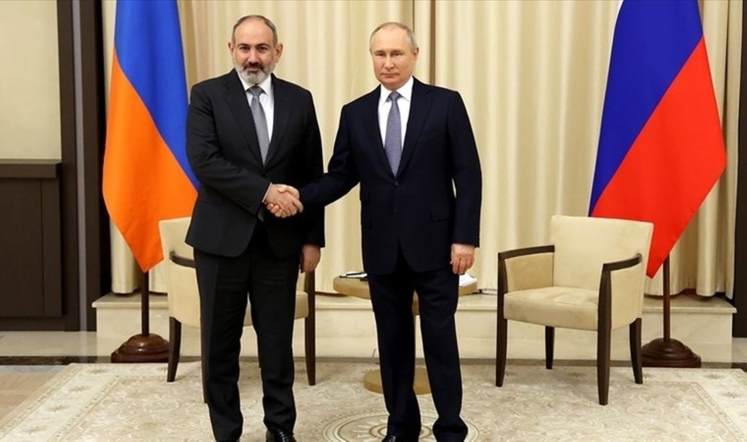 Paşinyan’a BRICS Zirvesi daveti: İki ülke arasındaki buzlar eriyor mu?