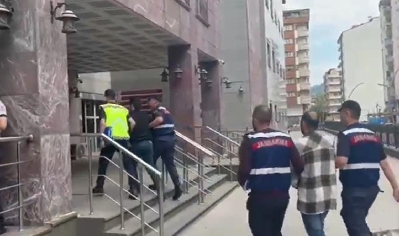 Rize merkezli şebeke Türkiye’yi dolandırdı… 50 milyon liralık vurgun!