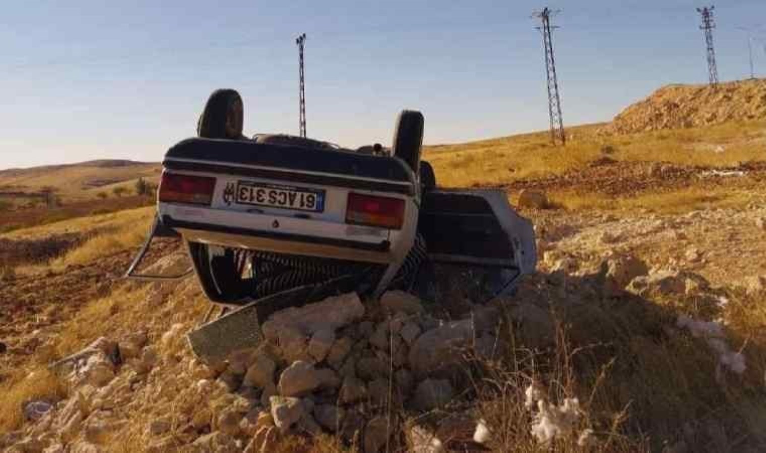 Şanlıurfa’da otomobil devrildi: Çok sayıda yaralı var!