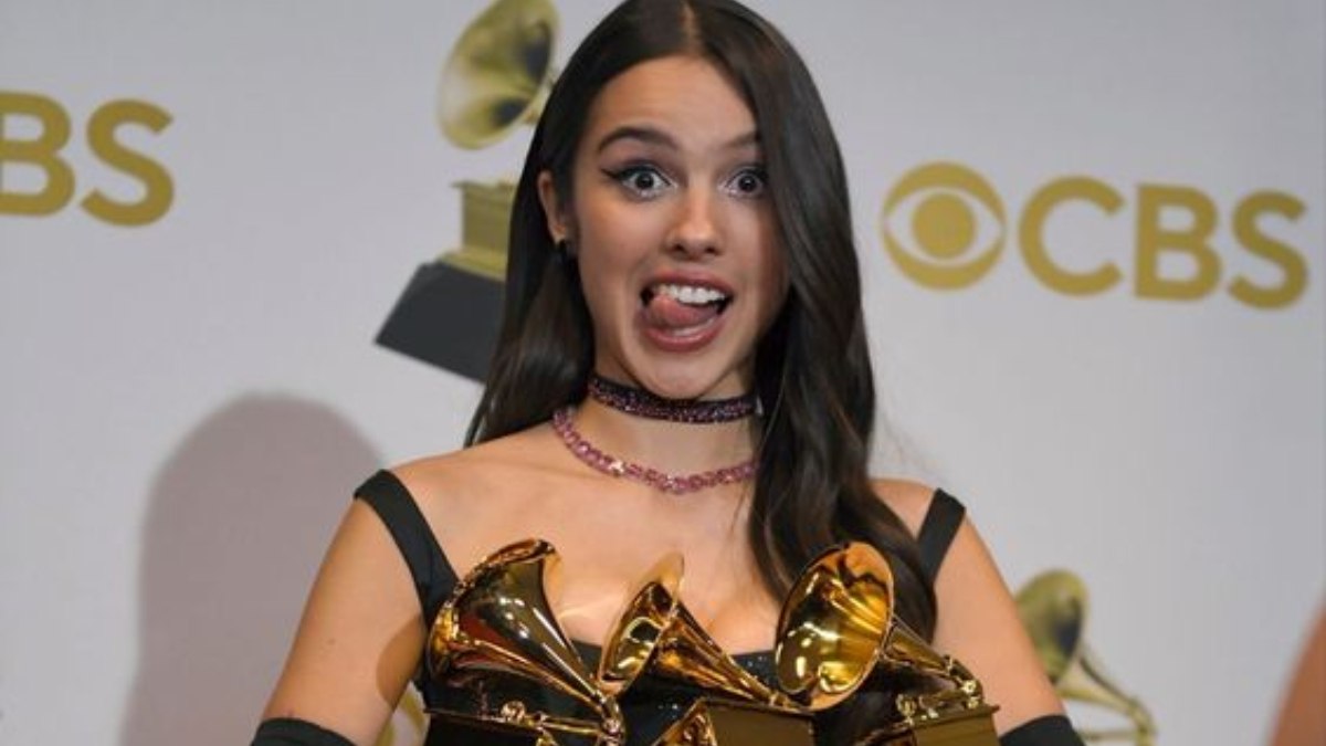 Şarkıcı Olivia Rodrigo, konserinde iki kardeşten öpüşmelerini istedi