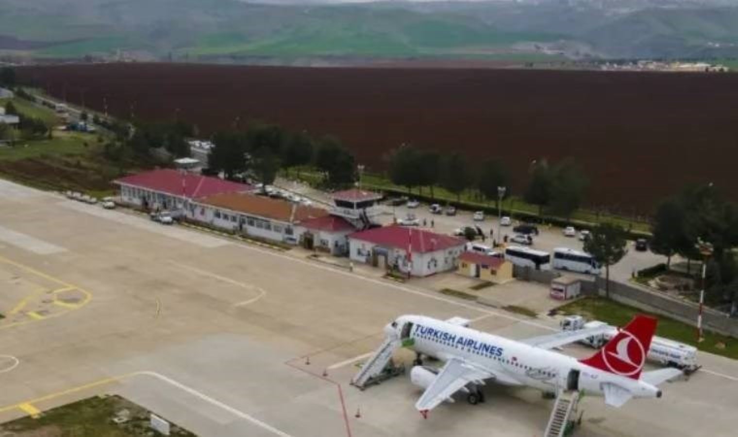 Siirt uçağı Diyarbakır’a indi