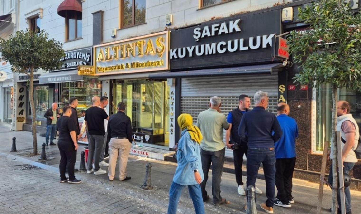 Silivri’de kuyumcu soygunu: 2 kilo ‘altın’ çalındı