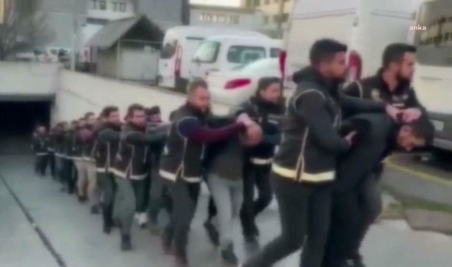 Son Dakika… Bakan Ali Yerlikaya açıkladı: 6 organize suç örgütü çökertildi!