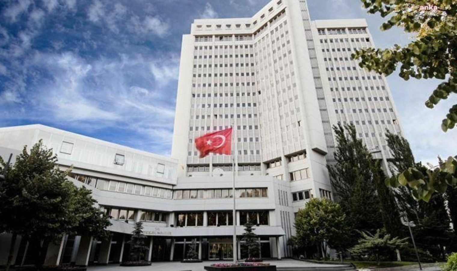 Son Dakika… Dışişleri Bakanlığı’ndan Lübnan’daki Türk vatandaşlarına ilişkin açıklama: ‘Yarın tahliye edilecekler’