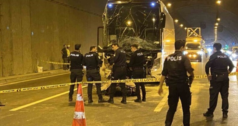 Sultangazi’de 2 motosikletlinin ters yönde yaptığı yarış ölümle son buldu: 1 ölü, 3 yaralı