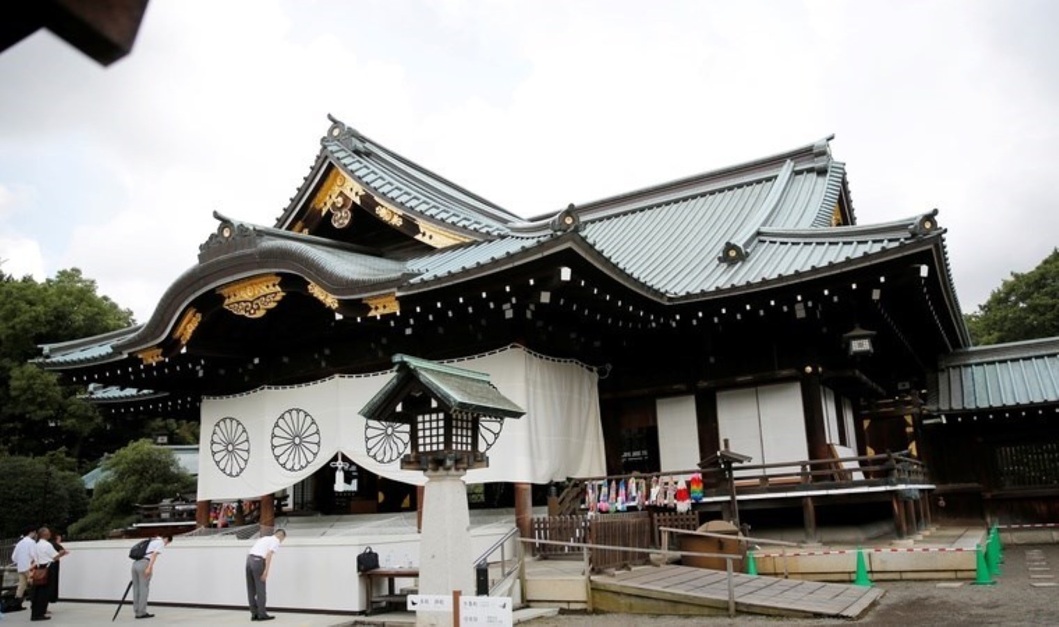 Tartışmalı tapınağa bağış gönderdi: Güney Kore’den tepki geldi