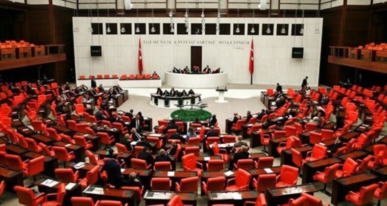 TBMM’de İYİ Parti ve DEM Partililer arasında ‘terörist’ tartışması: ‘Eline benzin bidonunu alıp ateşin üzerine dökmeye çalışanlar olacak, müsaade etmeyeceğiz’