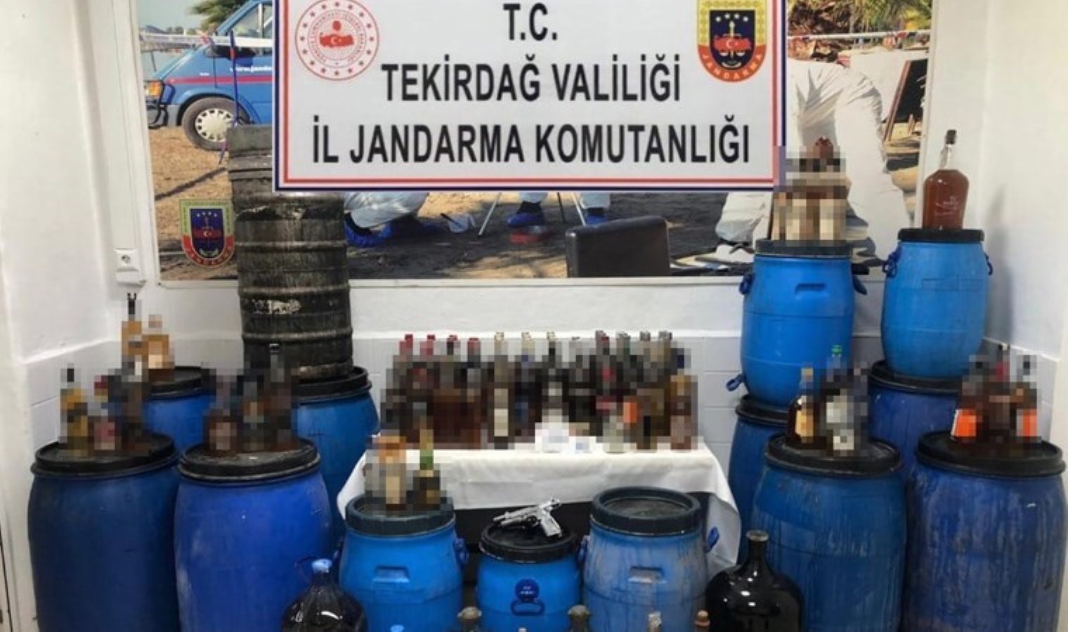 Tekirdağ’da 700 litre sahte içki ele geçirildi