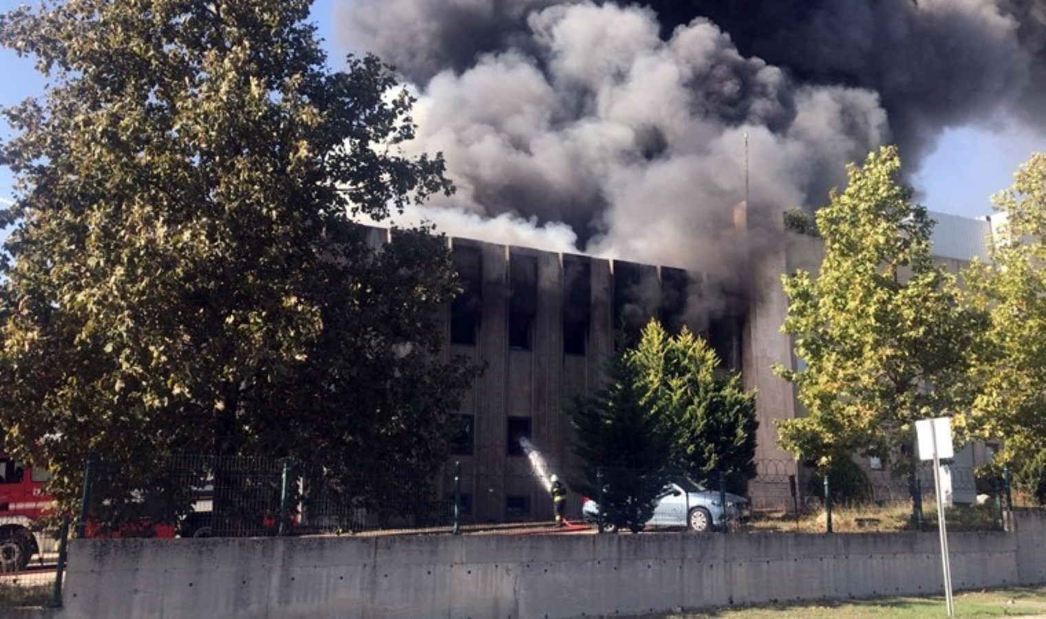Tekirdağ’da fabrika yangını: Ekipler müdahale ediyor!