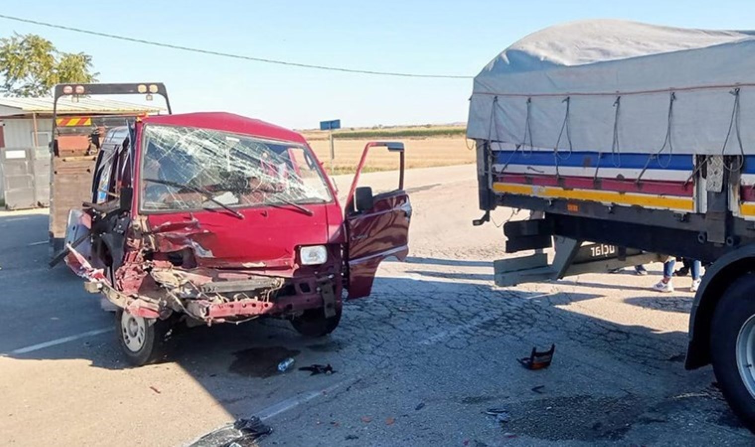 Tekirdağ’da tır ile panelvan çarpıştı: 12 kişi yaralandı